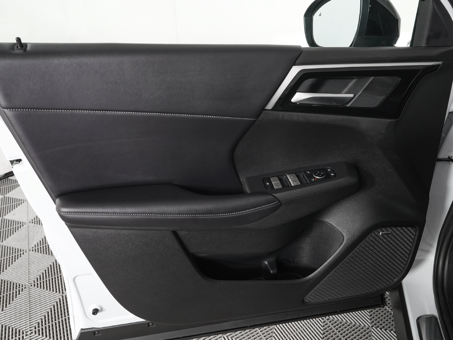 New 2026 Mitsubishi Outlander LE FWD image 10