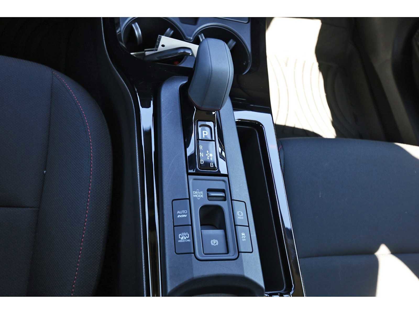 Used 2025 Toyota Prius Plug-In Hybrid image 25