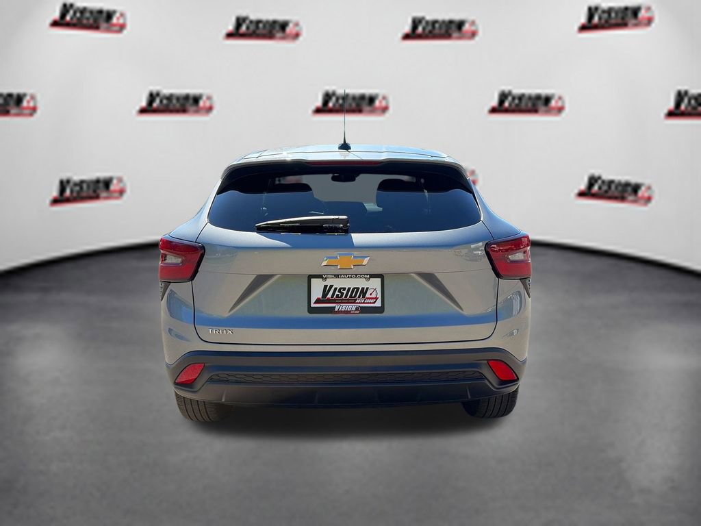 Used 2024 Chevrolet Trax LS w/ LS Convenience Package FWD image 7