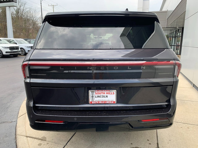 Certified 2025 Lincoln Navigator Reserve image 4