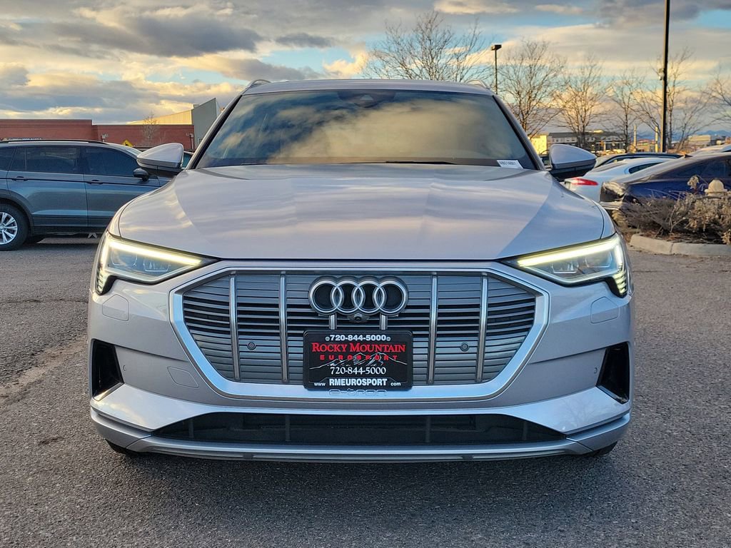 Used 2022 Audi e-tron Premium Plus w/ Premium Plus Package image 9