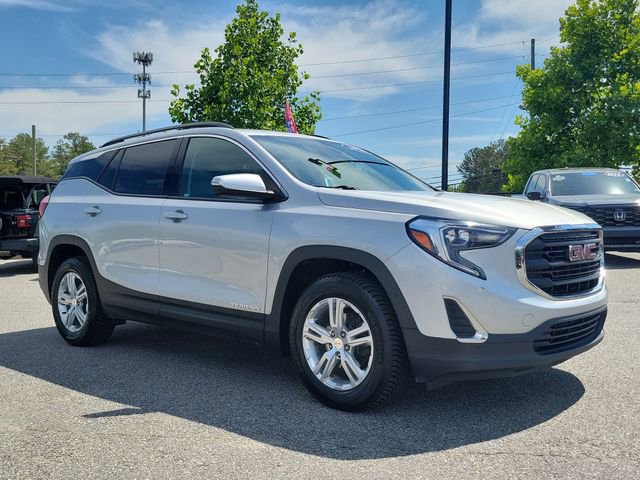 Used 2020 GMC Terrain SLE w/ Driver Convenience Package FWD image 3