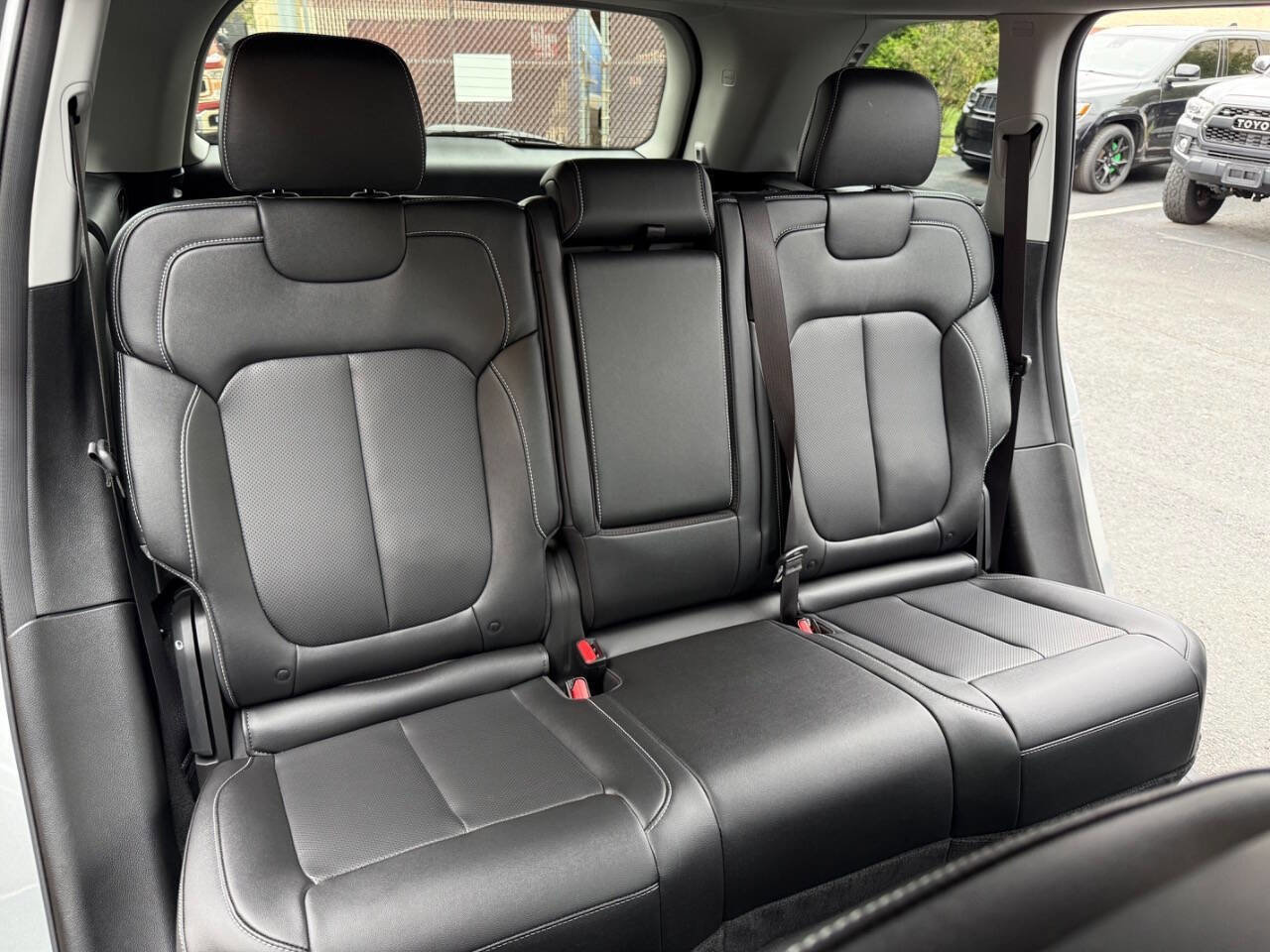 Used 2023 Jeep Grand Cherokee 30th Anniversary image 40