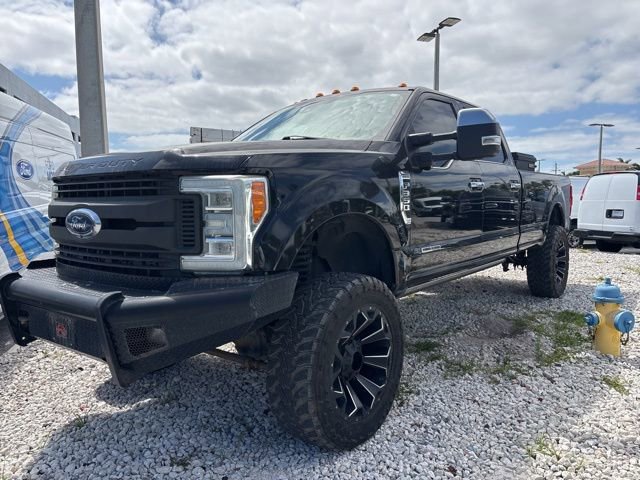 Used 2017 Ford F350 Platinum w/ Platinum Ultimate Package AWD/4WD image 4
