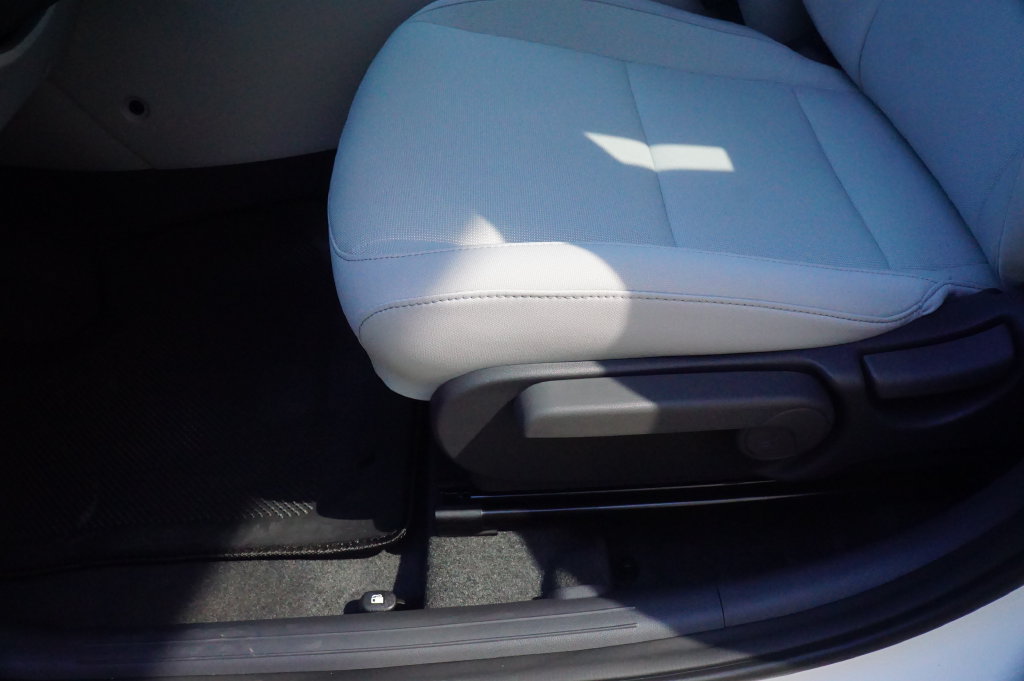 New 2027 Hyundai Kona SE FWD image 16