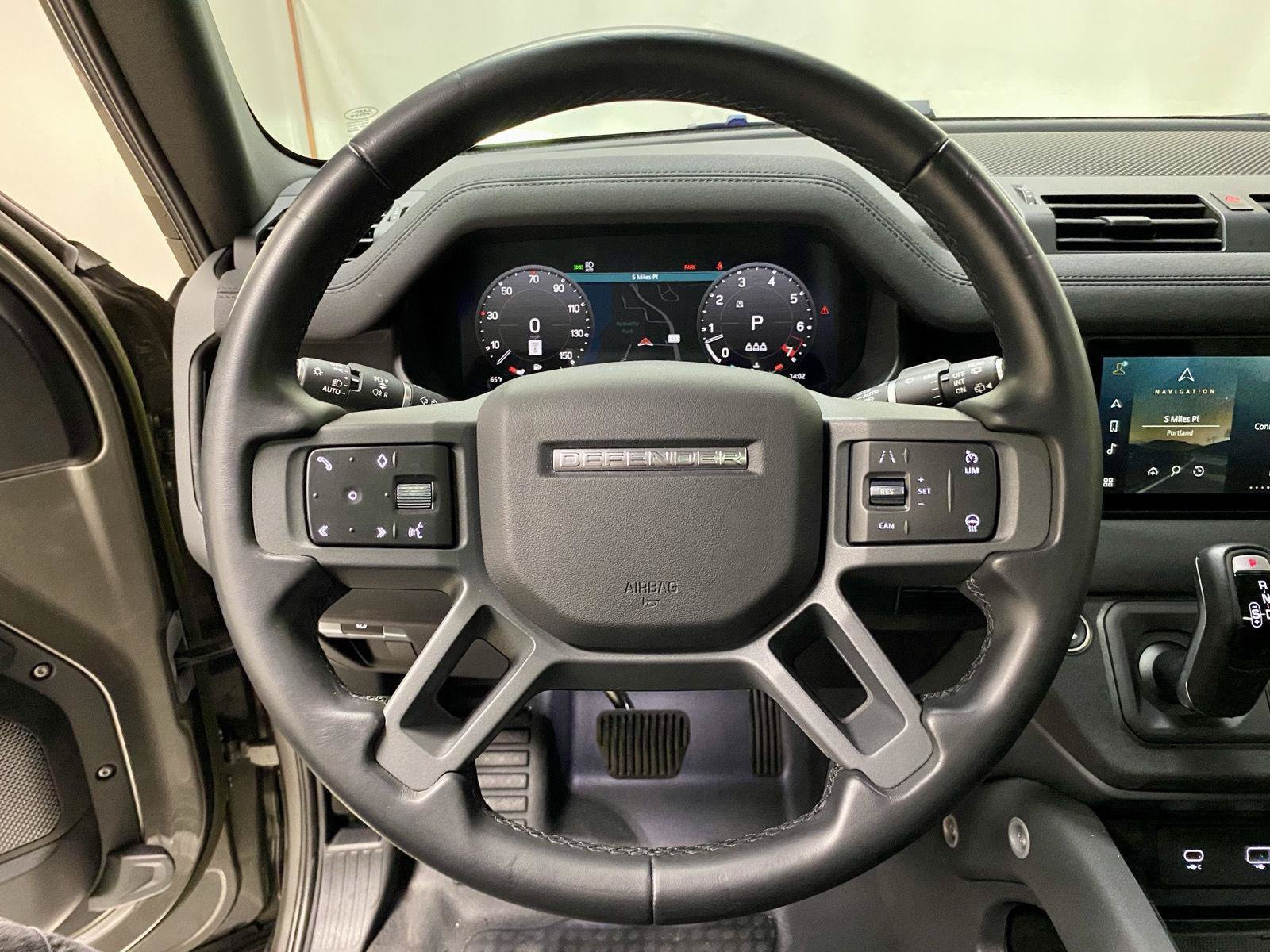 Used 2023 Land Rover Defender 110 X-Dynamic SE AWD/4WD image 21