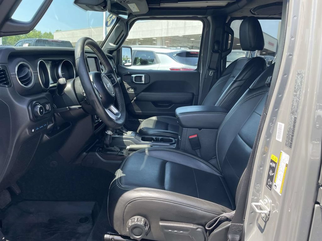 Used 2023 Jeep Wrangler Unlimited Sahara w/ Cold Weather Group AWD/4WD image 25