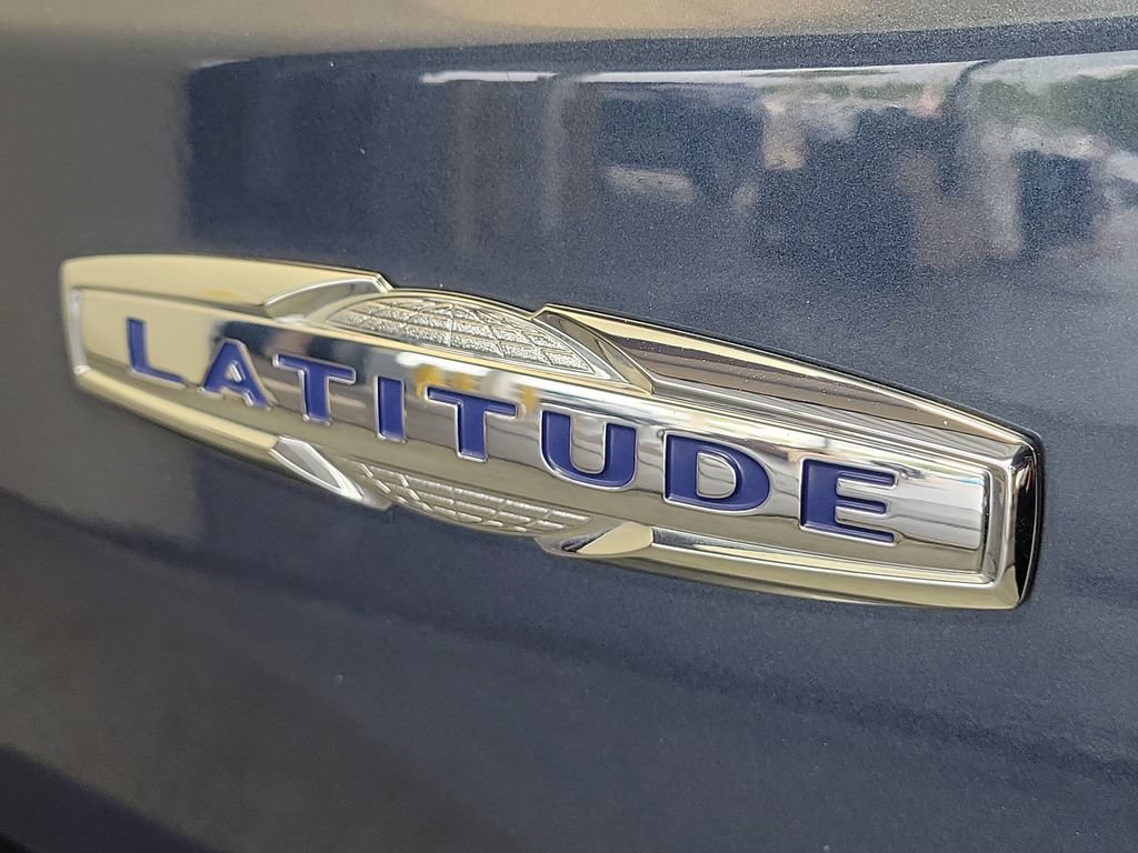 Used 2022 Jeep Renegade Latitude AWD/4WD image 7