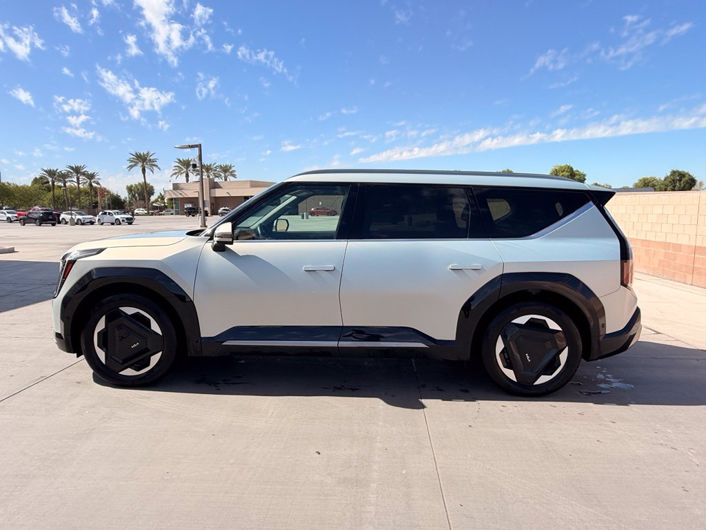 Used 2024 Kia EV9 Land AWD/4WD image 10