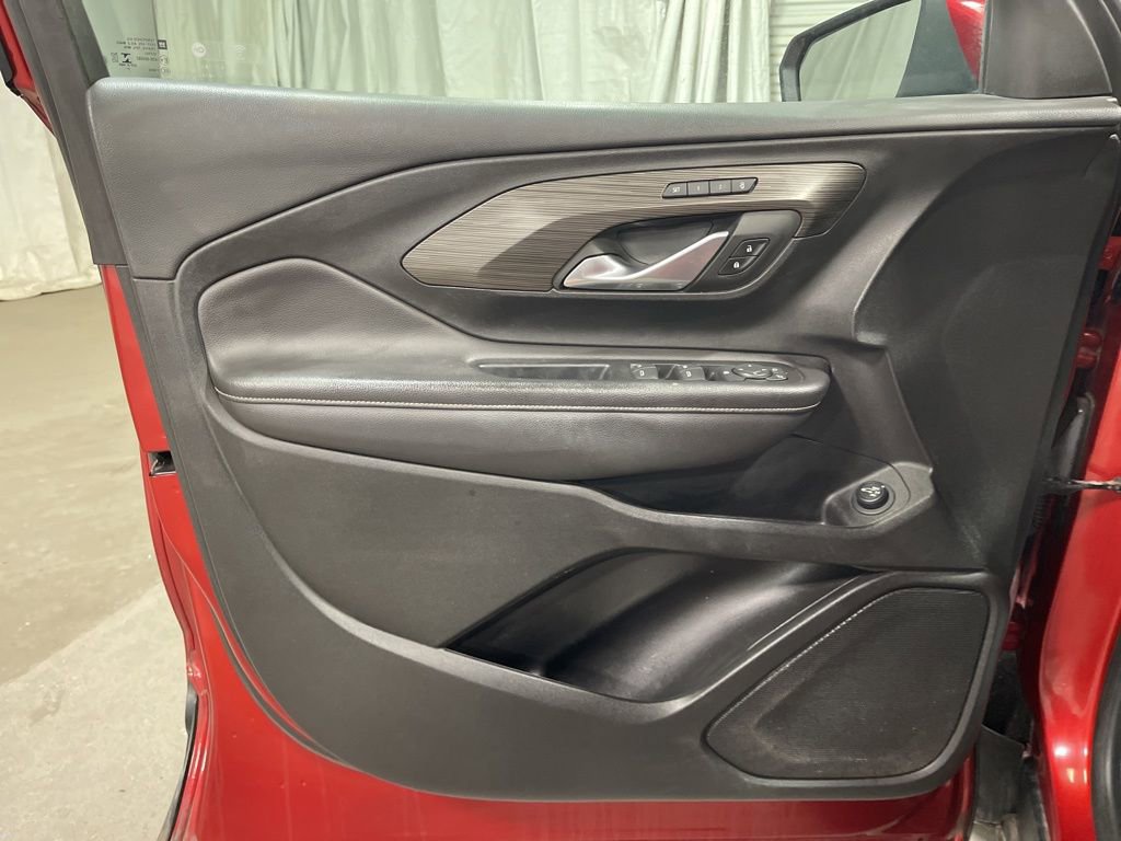 Used 2022 GMC Terrain SLT FWD image 25