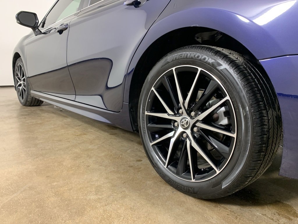 Used 2022 Toyota Camry SE image 15