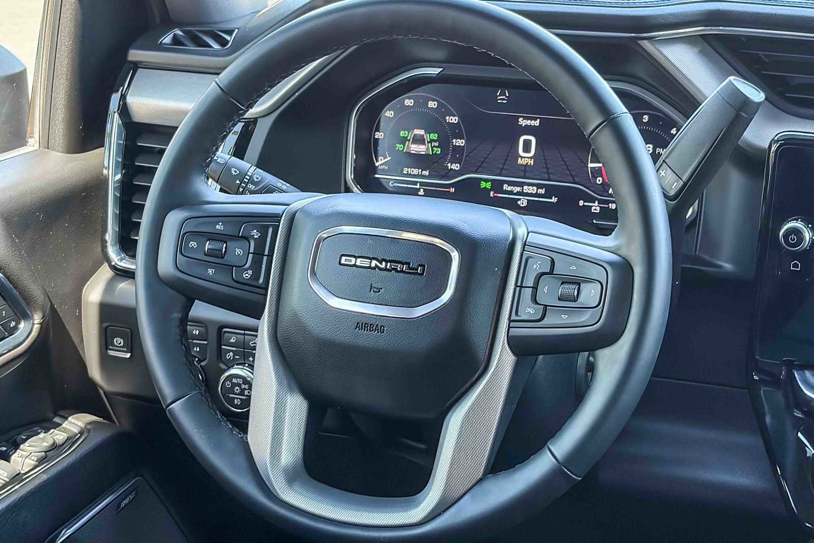 Used 2025 GMC Sierra 2500 Denali image 14