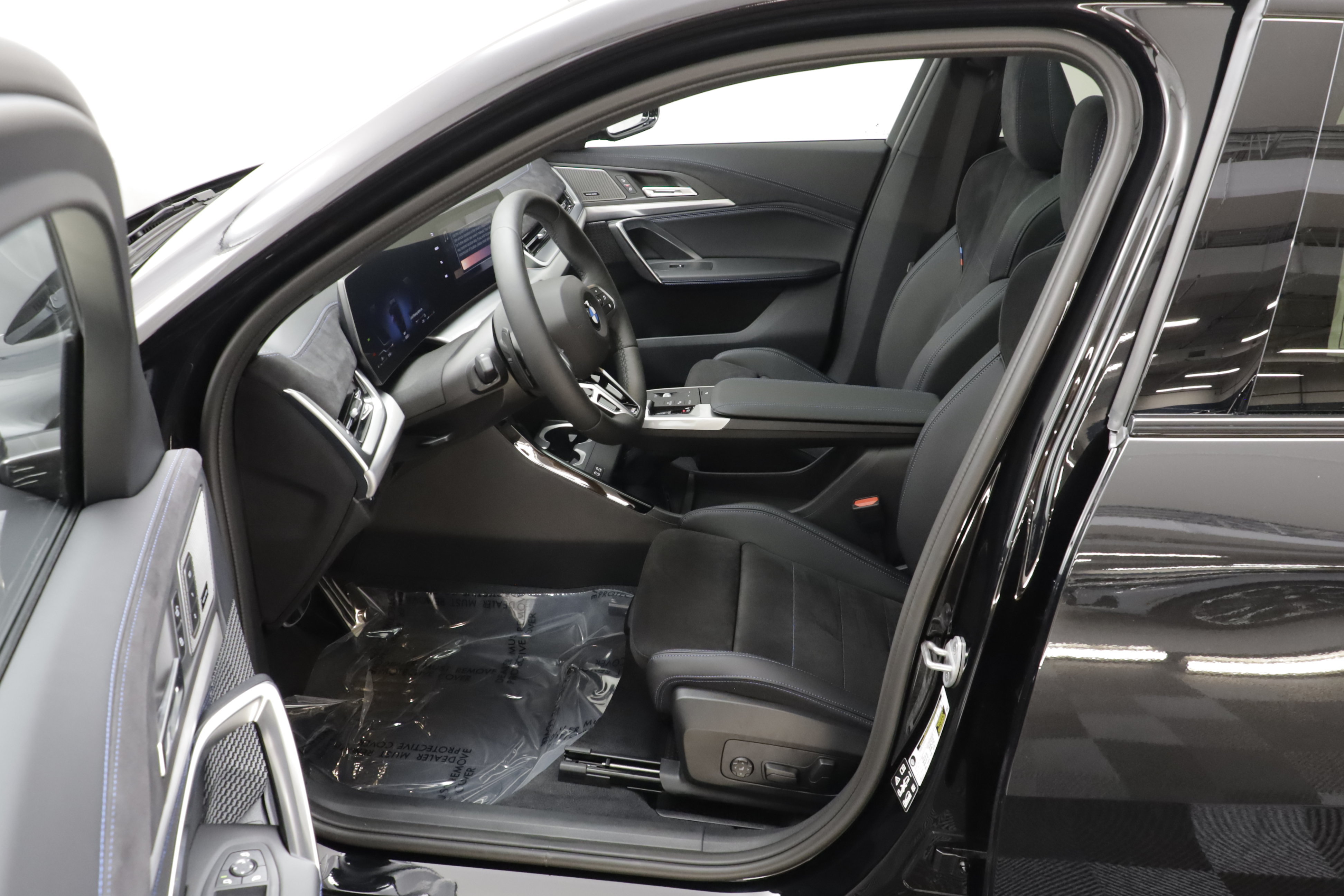 New 2027 BMW X2 xDrive28i w/ Technology Package AWD/4WD image 7