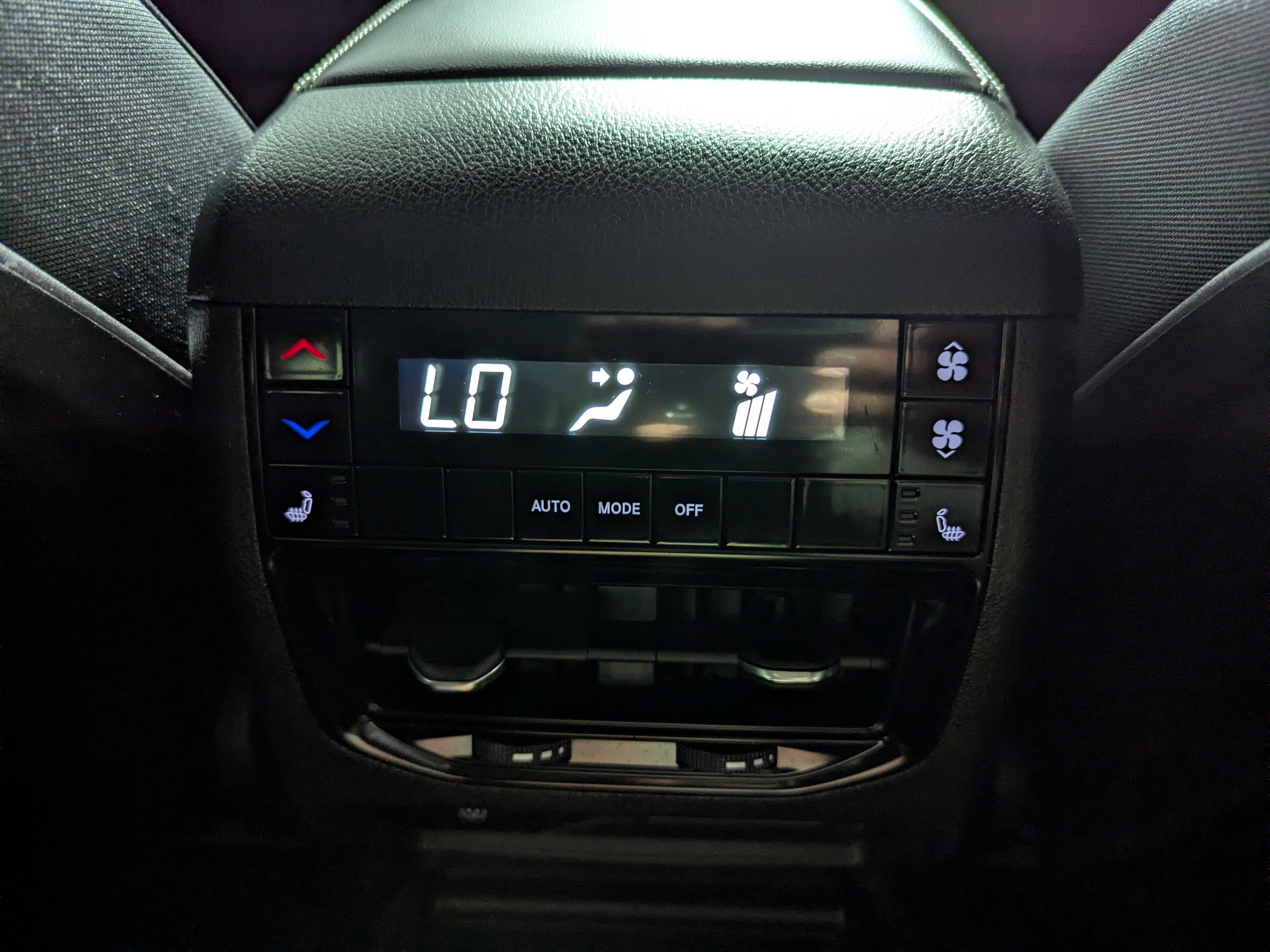 Used 2023 Jeep Grand Cherokee L Limited w/ Luxury Tech Group II AWD/4WD image 24