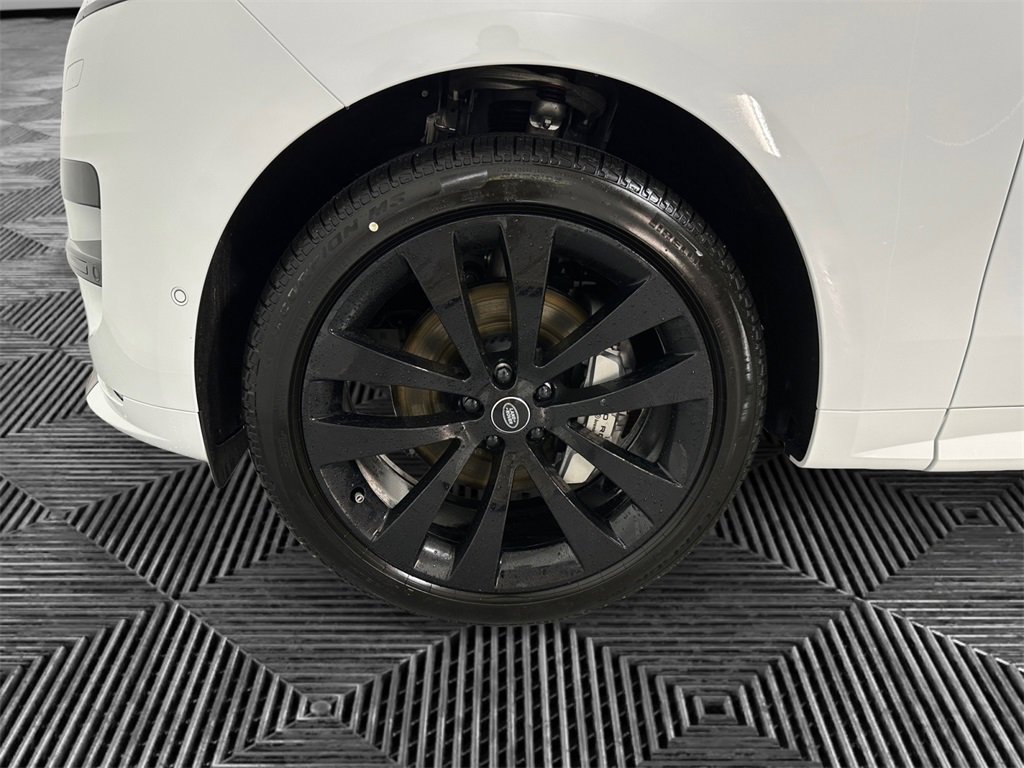 New 2025 Land Rover Range Rover Sport Dynamic SE image 14