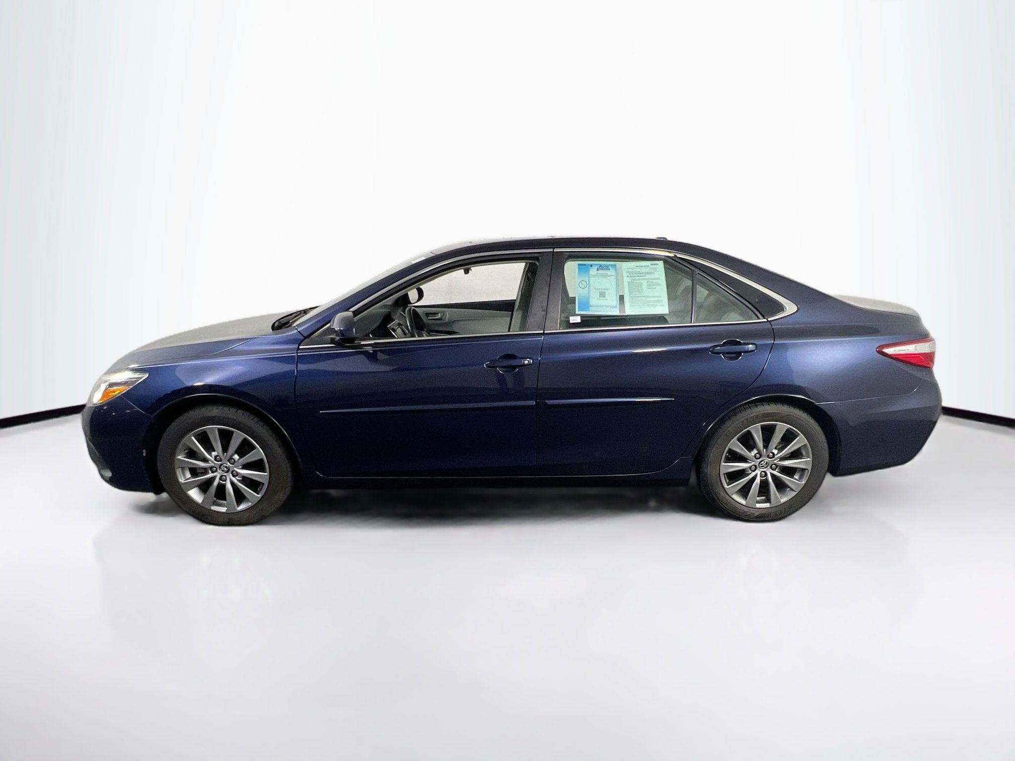 Used 2015 Toyota Camry XLE FWD image 8