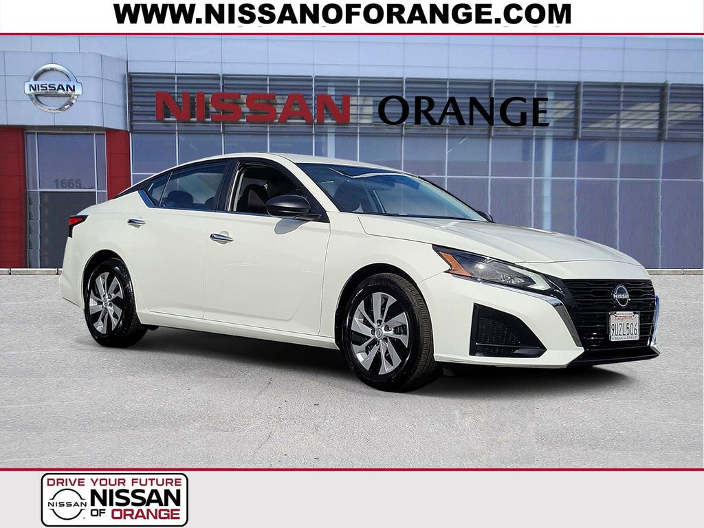 Certified 2025 Nissan Altima 2.5 S image 1