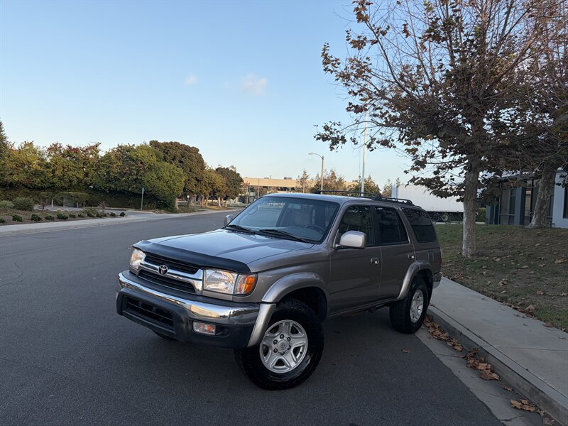 Used 2002 Toyota 4Runner SR5 w/ Upgrade Value Pkg 2 AWD/4WD image 1