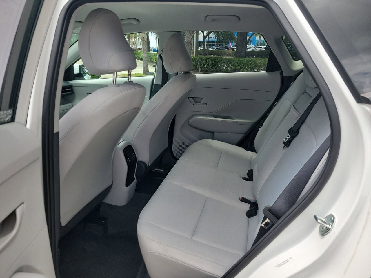 Used 2025 Hyundai Kona SEL FWD image 9