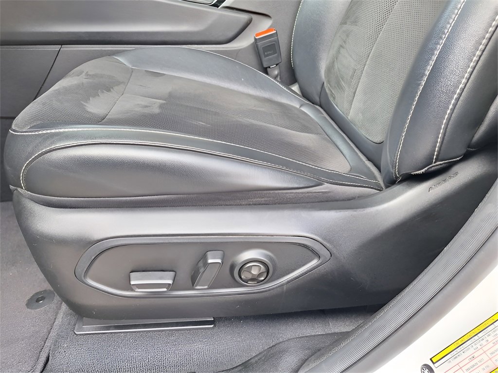 Used 2023 Jeep Grand Cherokee L Altitude image 32