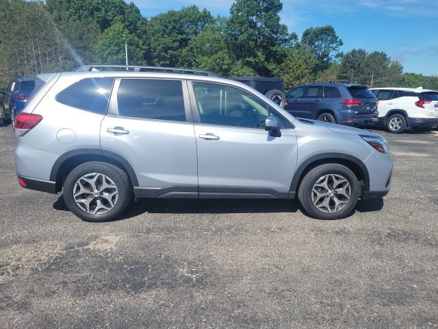 Used 2020 Subaru Forester Premium AWD/4WD image 4