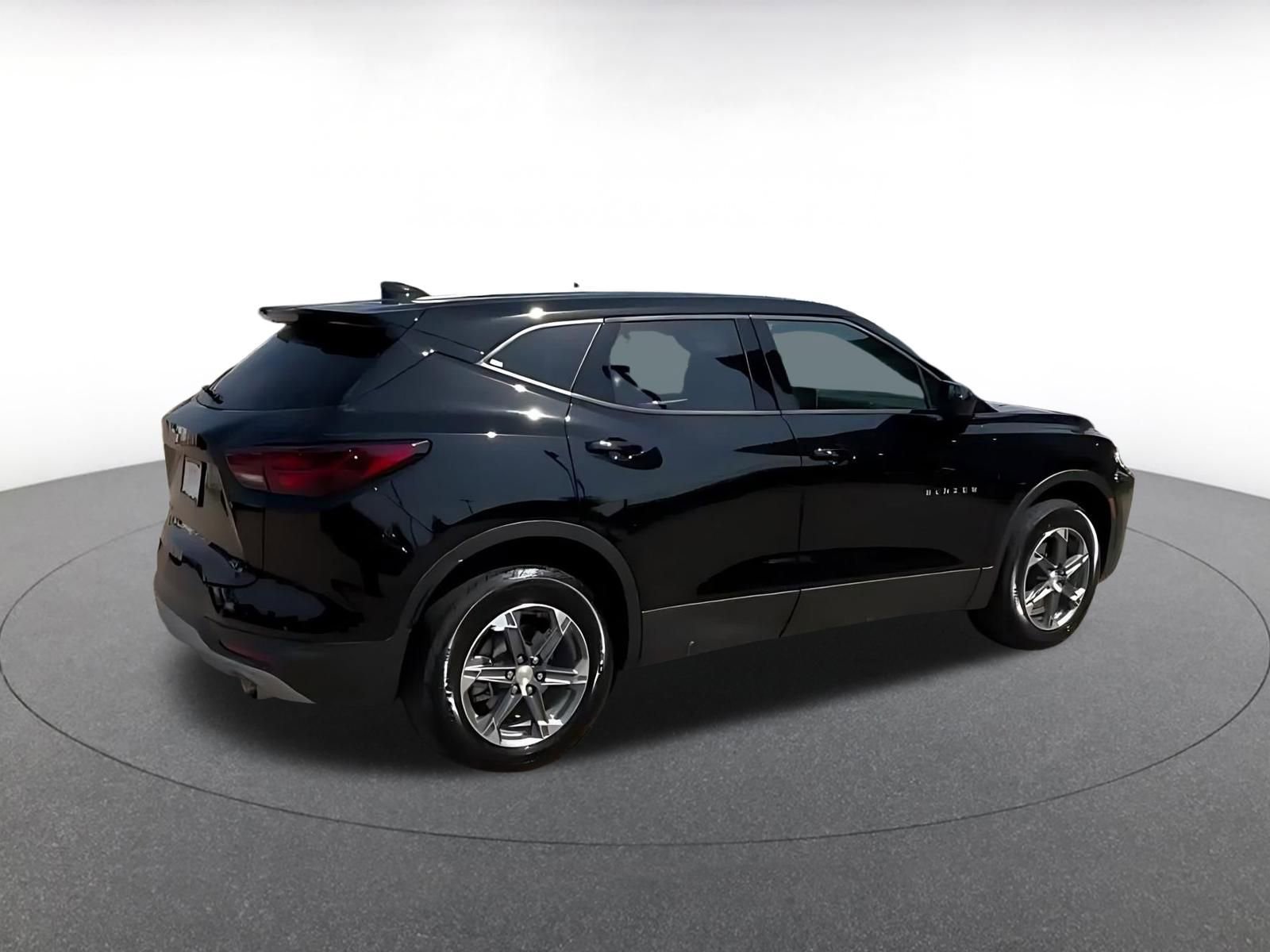 Used 2025 Chevrolet Blazer LT FWD image 16