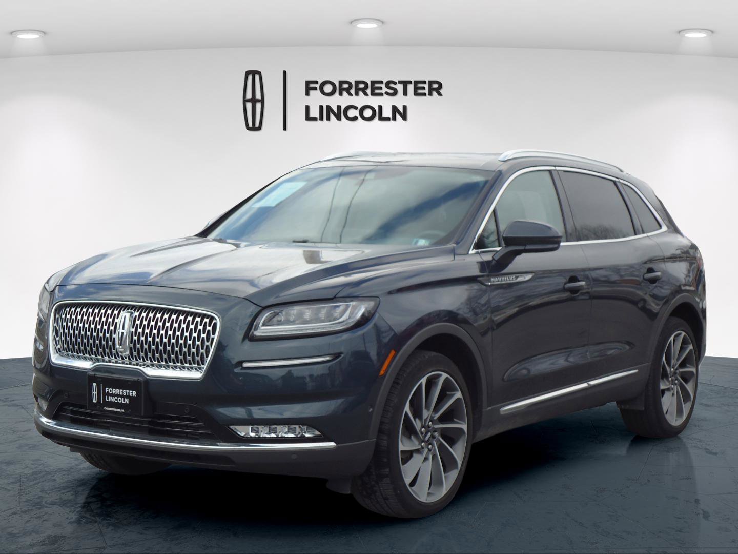 Used 2023 Lincoln Nautilus Reserve w/ Equipment Group 202A image 7