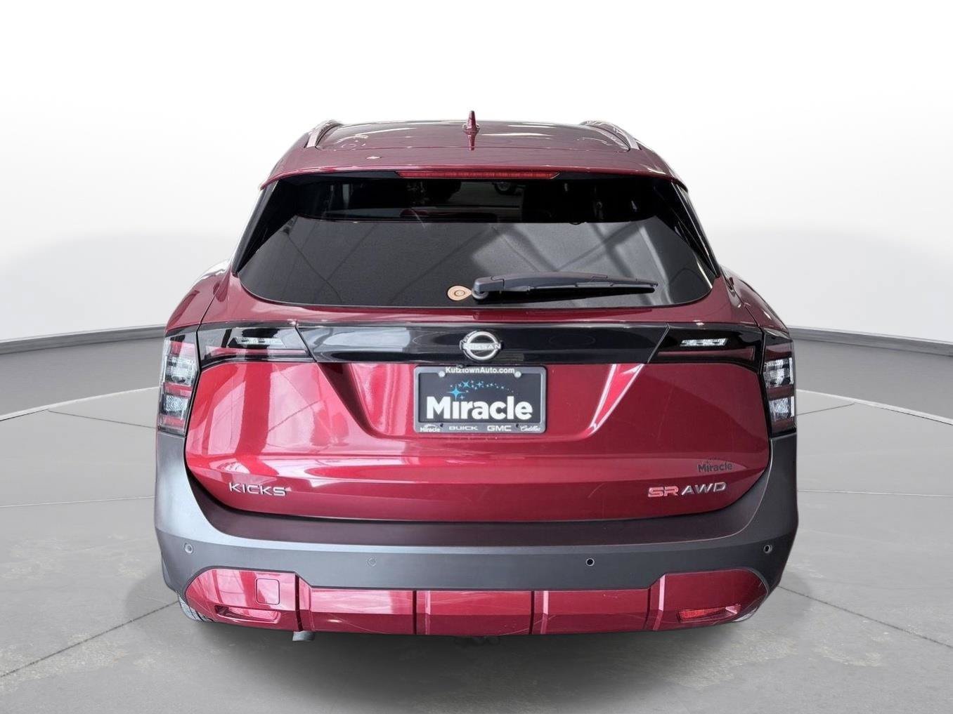 Used 2025 Nissan Kicks SR AWD/4WD image 14