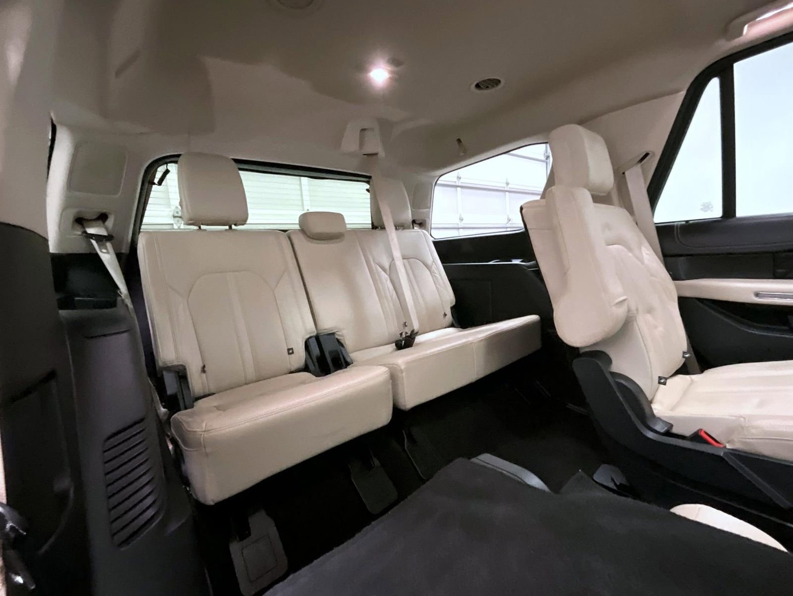 Used 2024 Ford Expedition Platinum image 20
