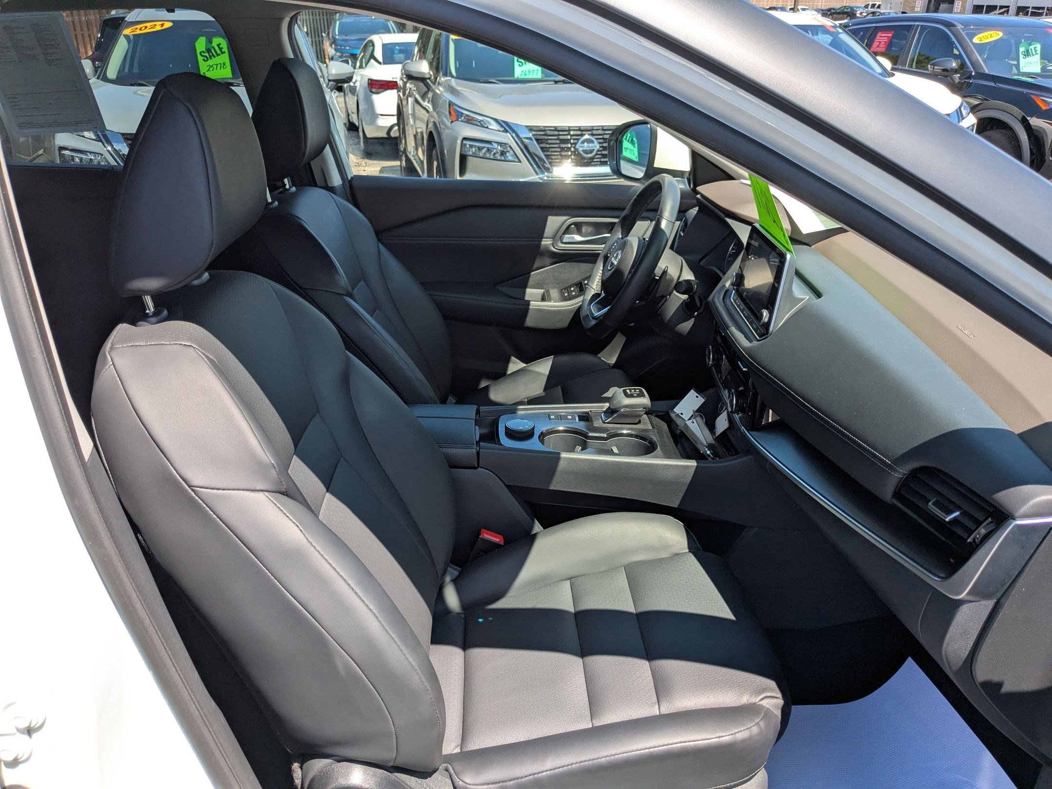 Certified 2022 Nissan Rogue SV w/ SV Premium Package image 23