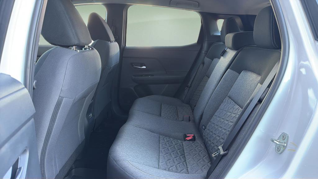New 2026 Nissan Kicks SV w/ Charging Package FWD image 14