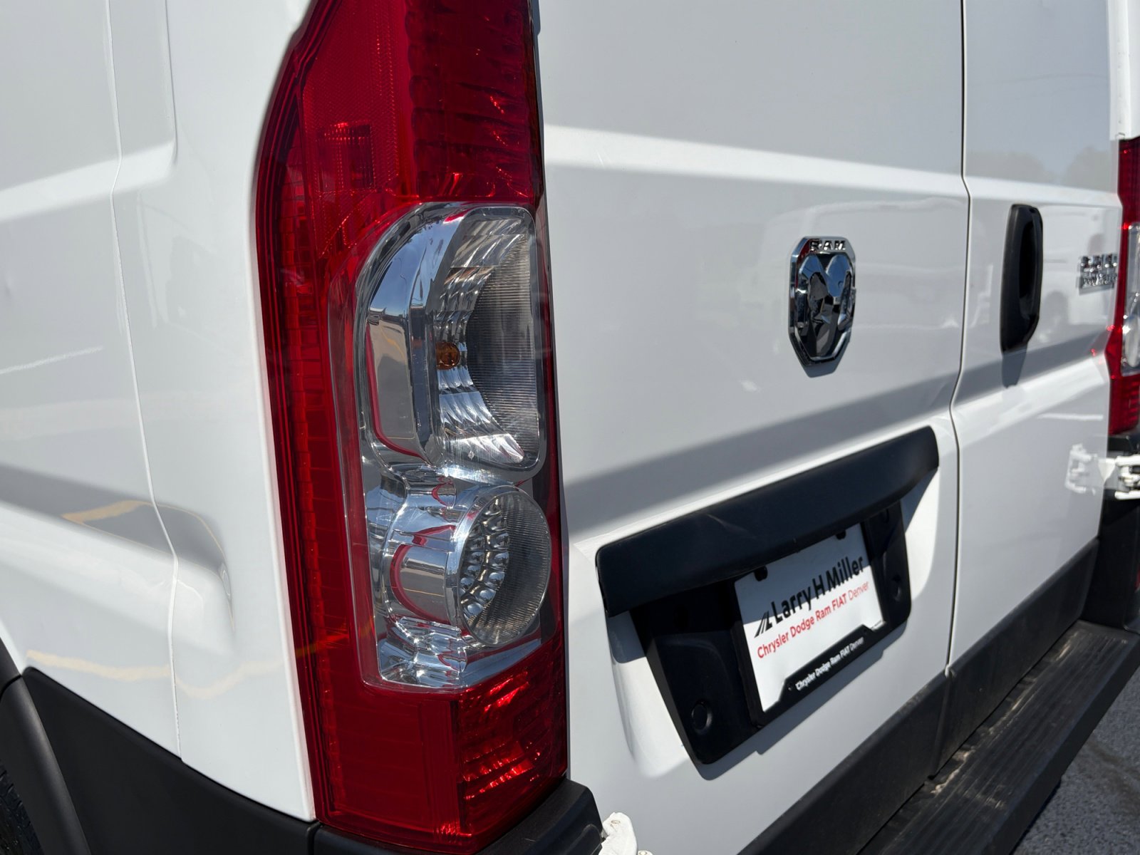 Used 2024 RAM ProMaster 2500 w/ Convenience Group FWD image 18