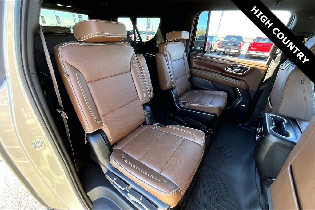 Used 2022 Chevrolet Suburban High Country AWD/4WD image 24