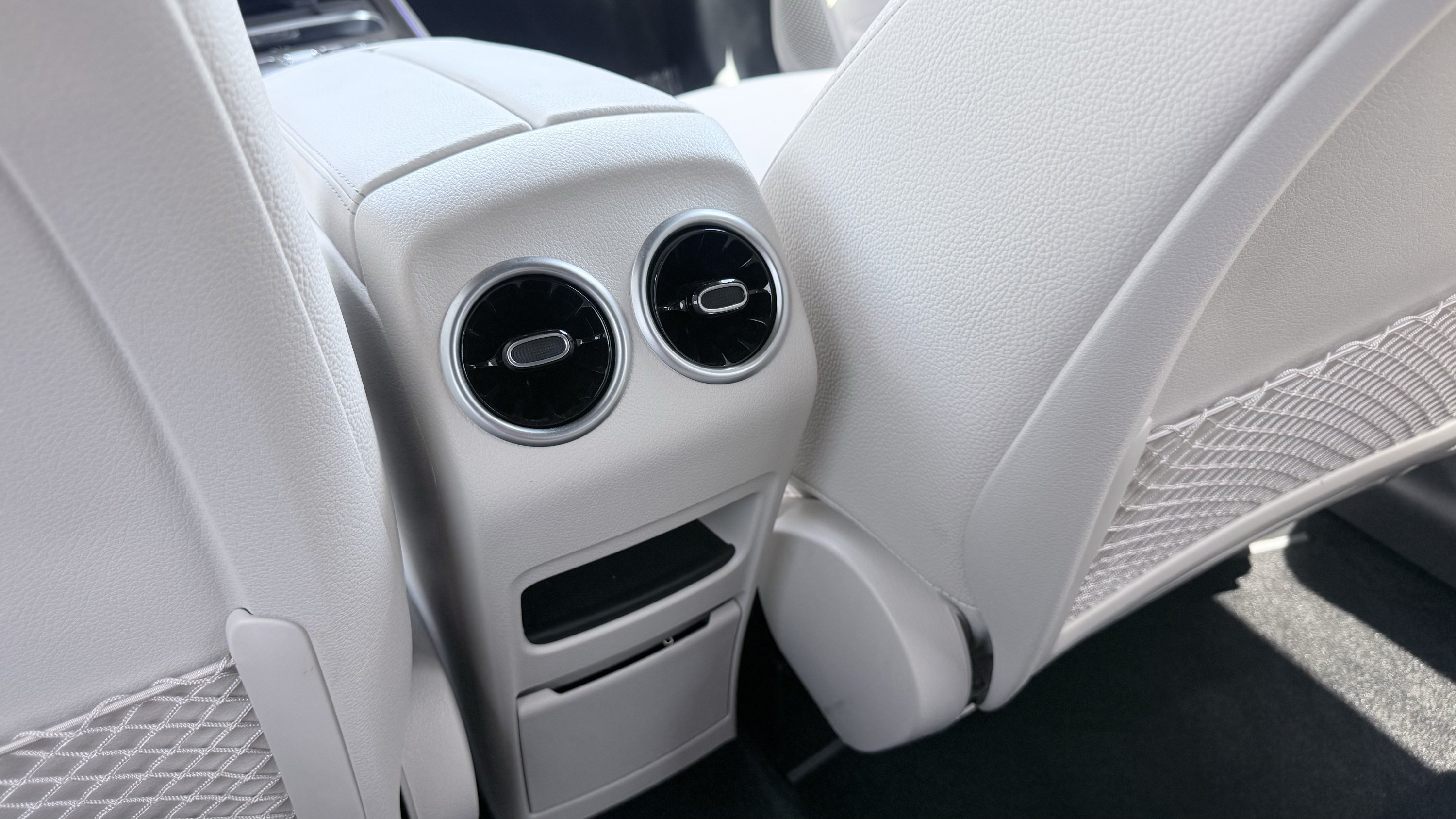 Used 2025 Mercedes-Benz GLB 250 image 47