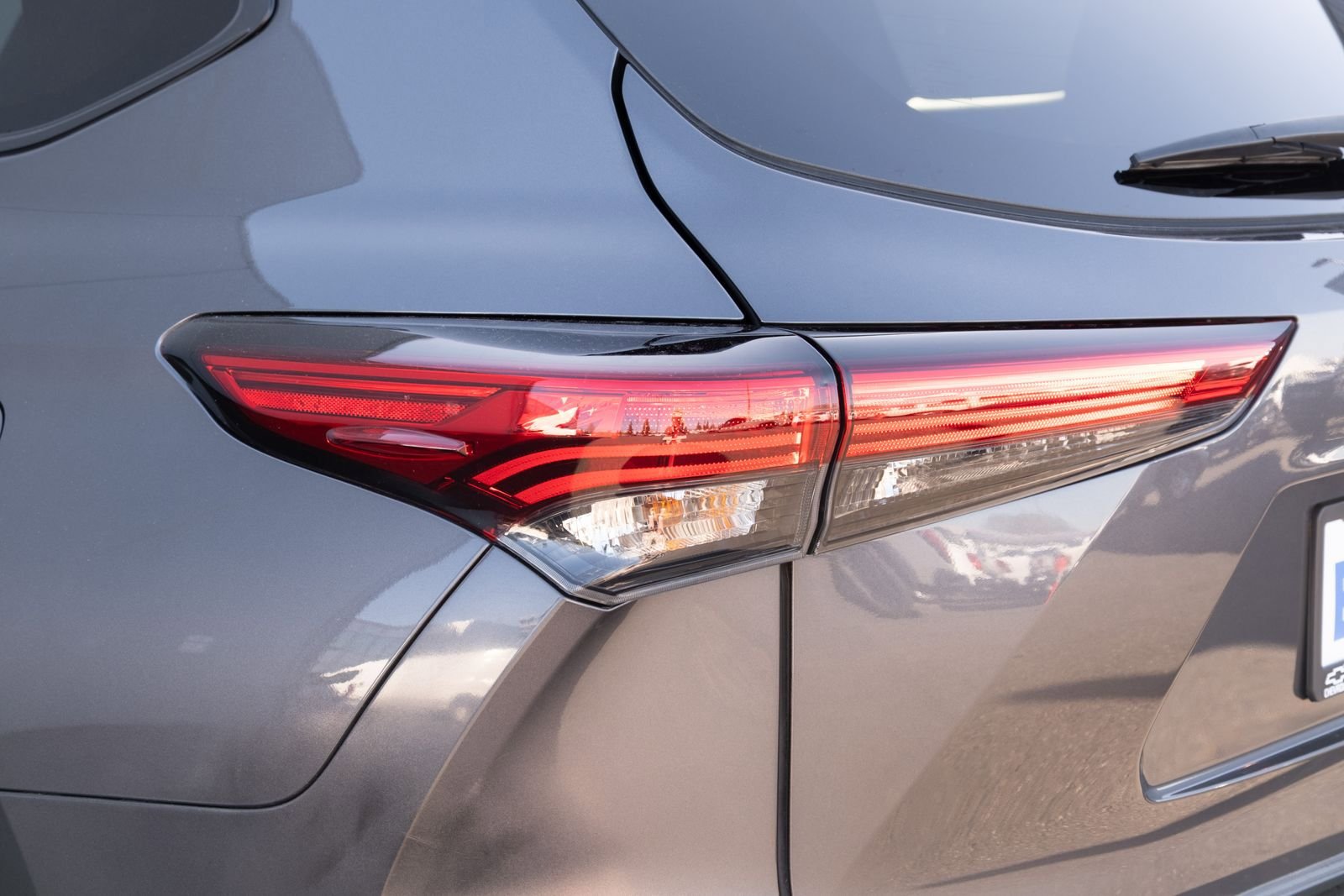Used 2022 Toyota Highlander XSE AWD/4WD image 27