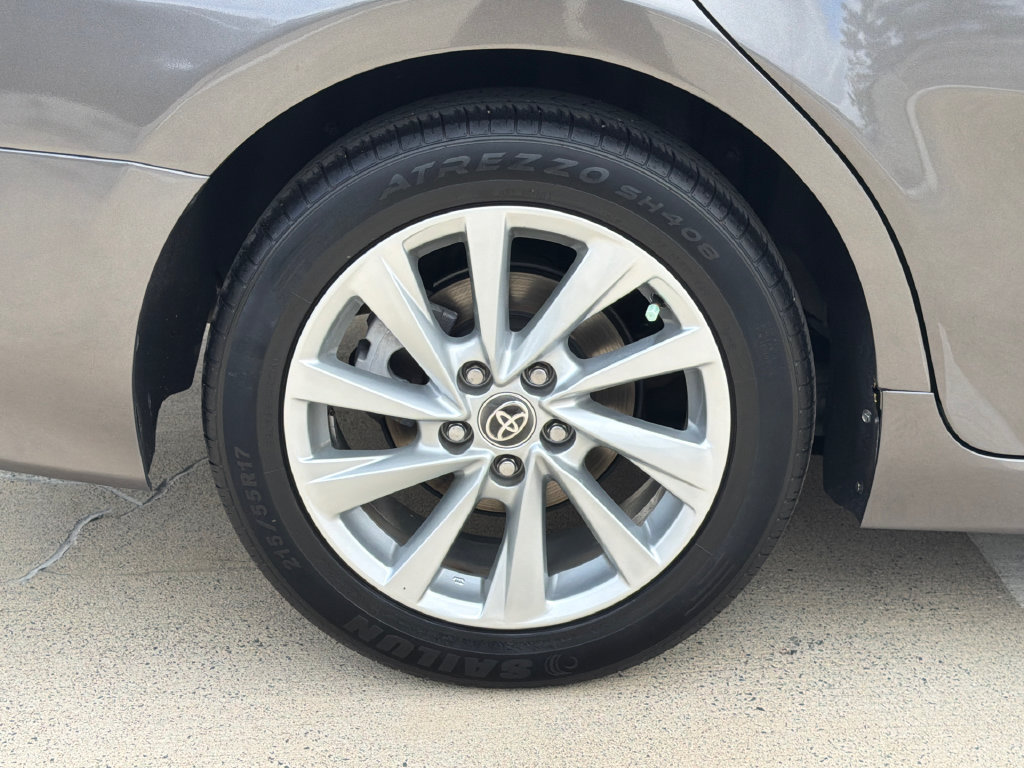 Used 2021 Toyota Camry LE FWD image 7