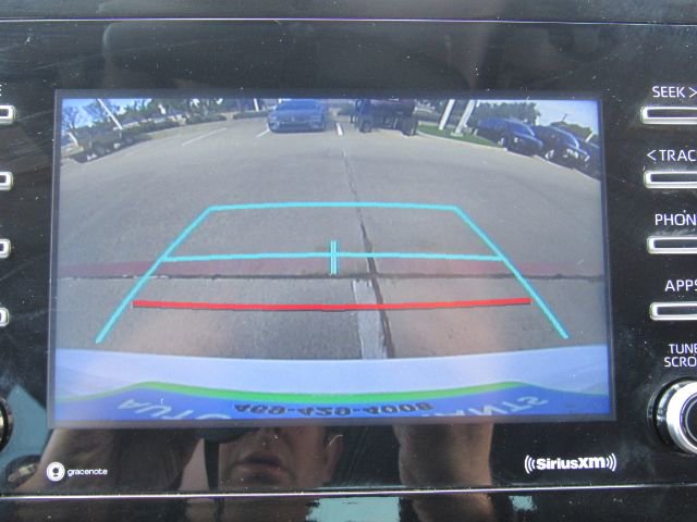 Used 2022 Toyota Camry LE image 10