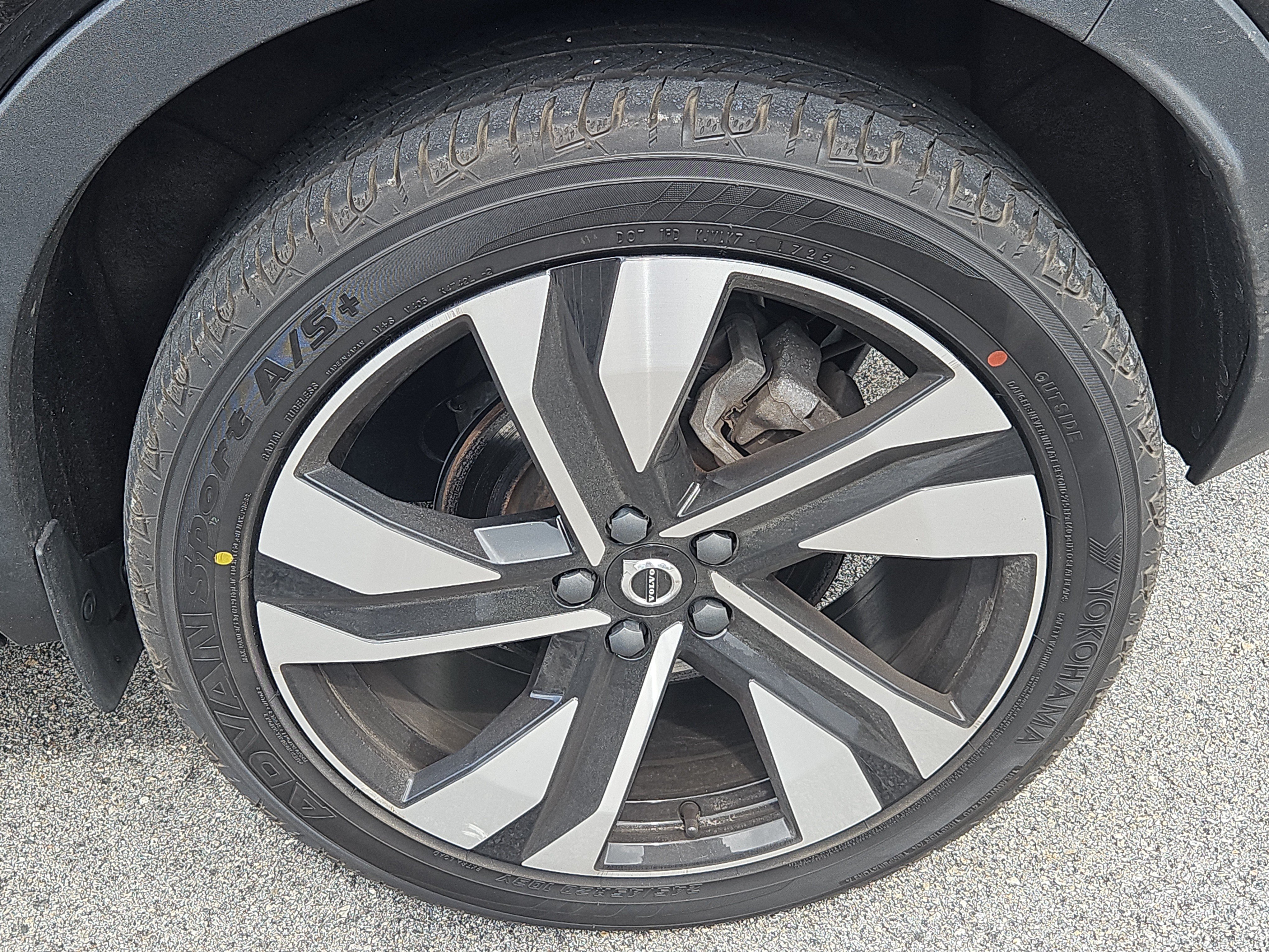 Used 2023 Volvo XC40 B5 Ultimate w/ Protection Package Premier AWD/4WD image 30