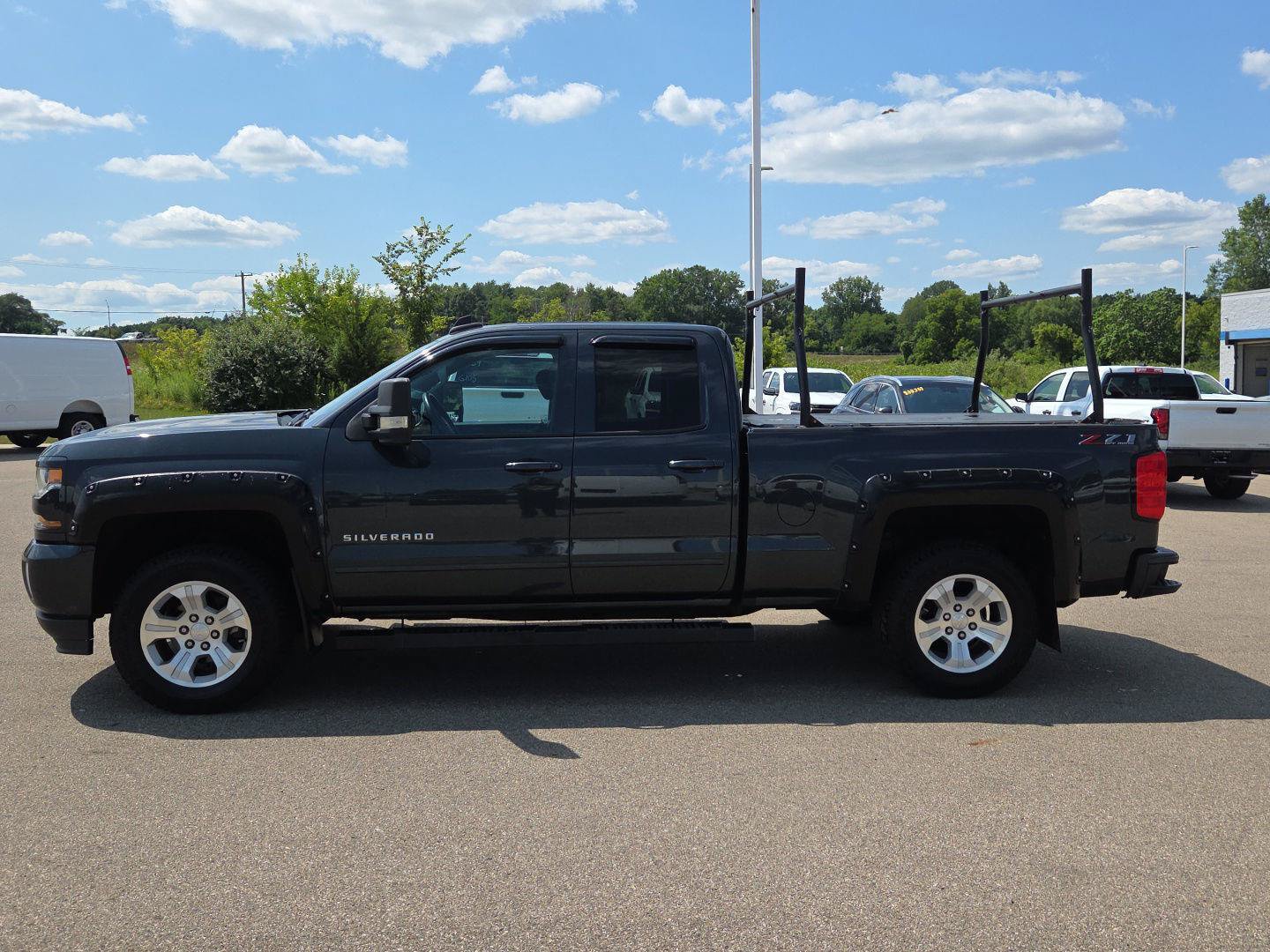 Used 2019 Chevrolet Silverado 1500 LT w/ All Star Edition AWD/4WD image 2