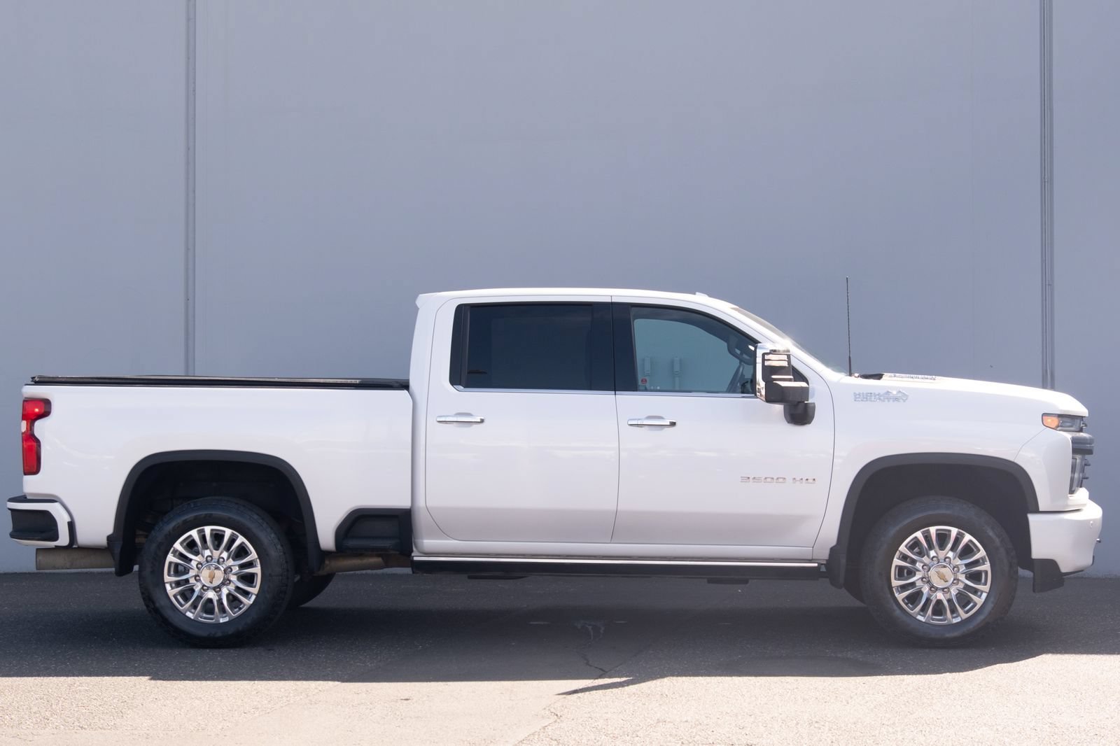 Used 2022 Chevrolet Silverado 3500 High Country w/ Z71 Off-Road Package AWD/4WD image 32