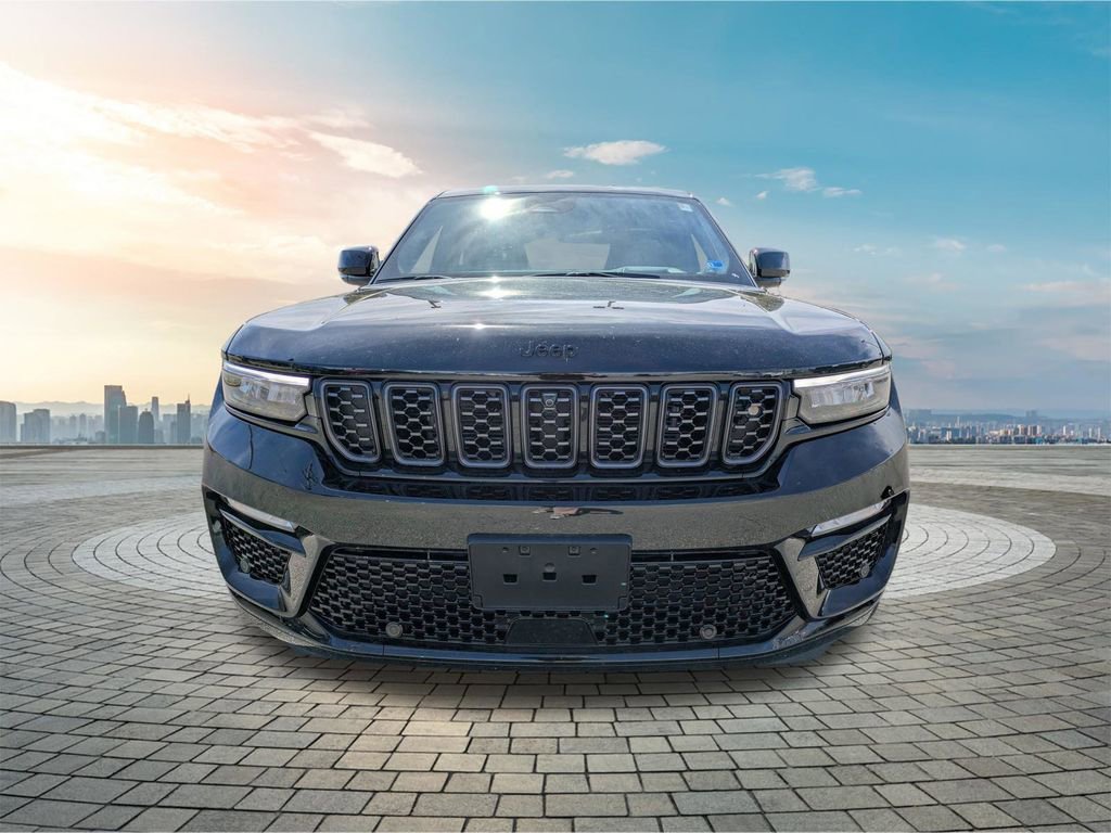Used 2025 Jeep Grand Cherokee Summit AWD/4WD image 10