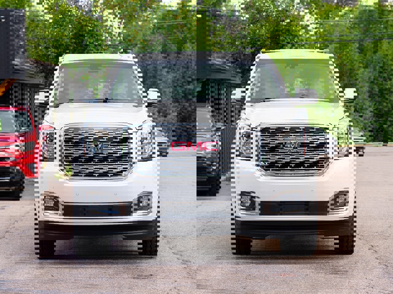Used 2020 GMC Yukon Denali w/ Denali Ultimate Package image 2