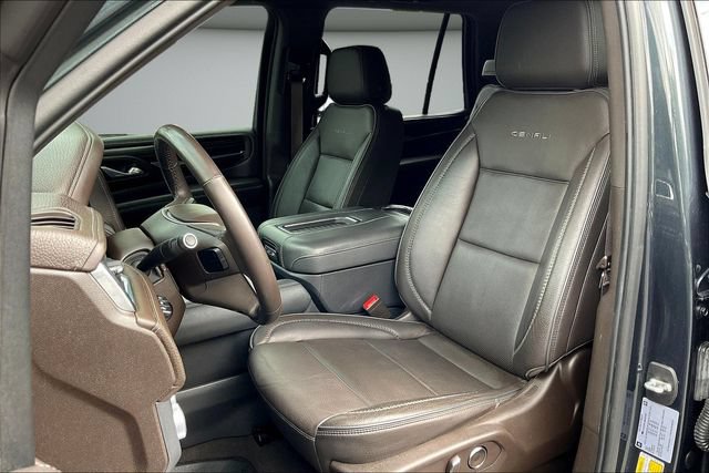 Used 2021 GMC Yukon Denali w/ Denali Premium Package AWD/4WD image 23