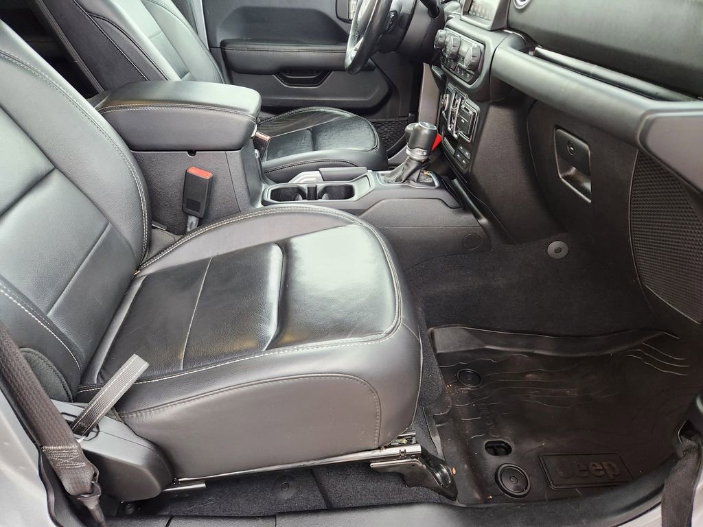 Used 2019 Jeep Wrangler Unlimited Sahara image 12