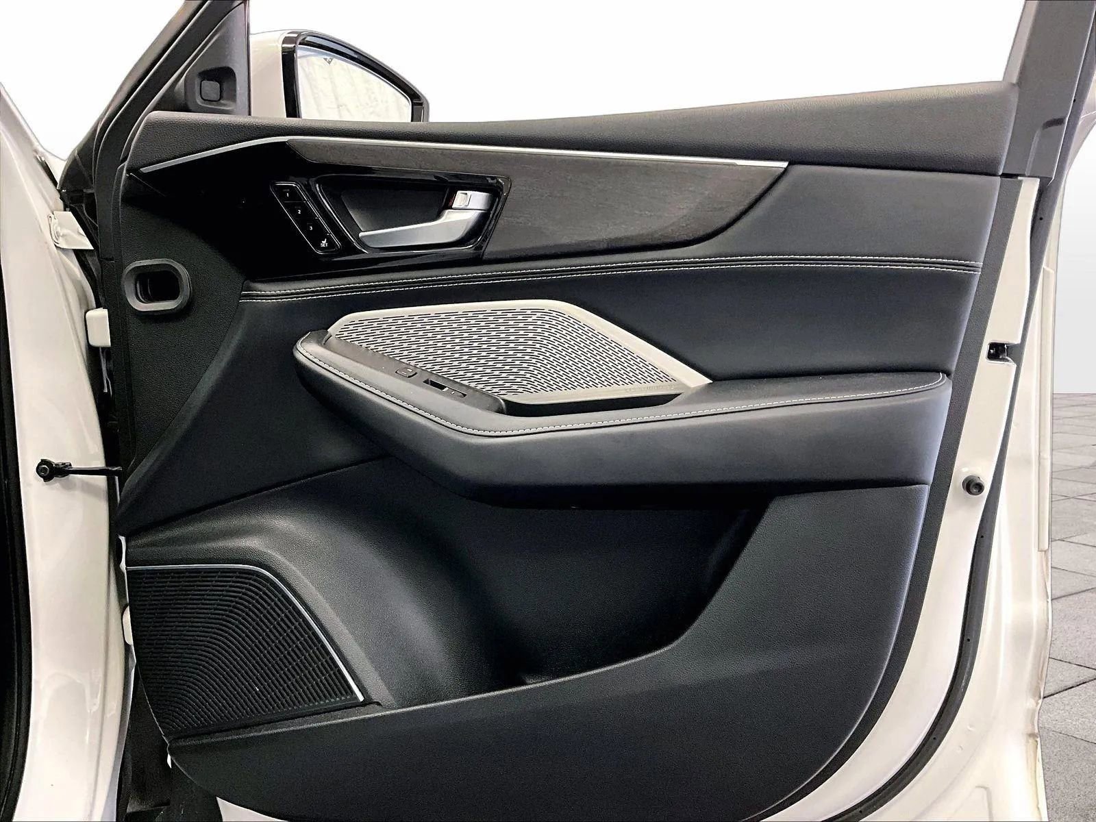 Used 2022 Acura MDX SH-AWD w/ Advance Package image 23