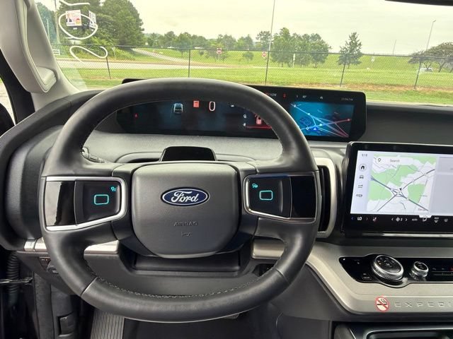 Used 2025 Ford Expedition Active AWD/4WD image 41