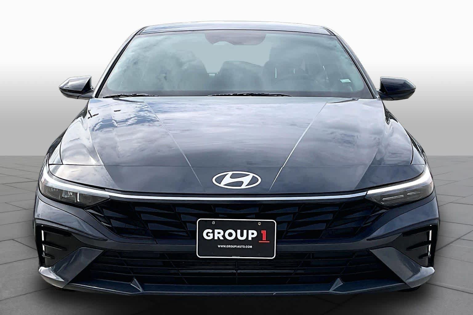 Used 2026 Hyundai Elantra Sport FWD image 4