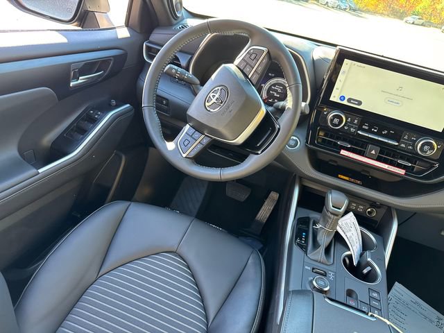 New 2026 Toyota Highlander XSE image 22