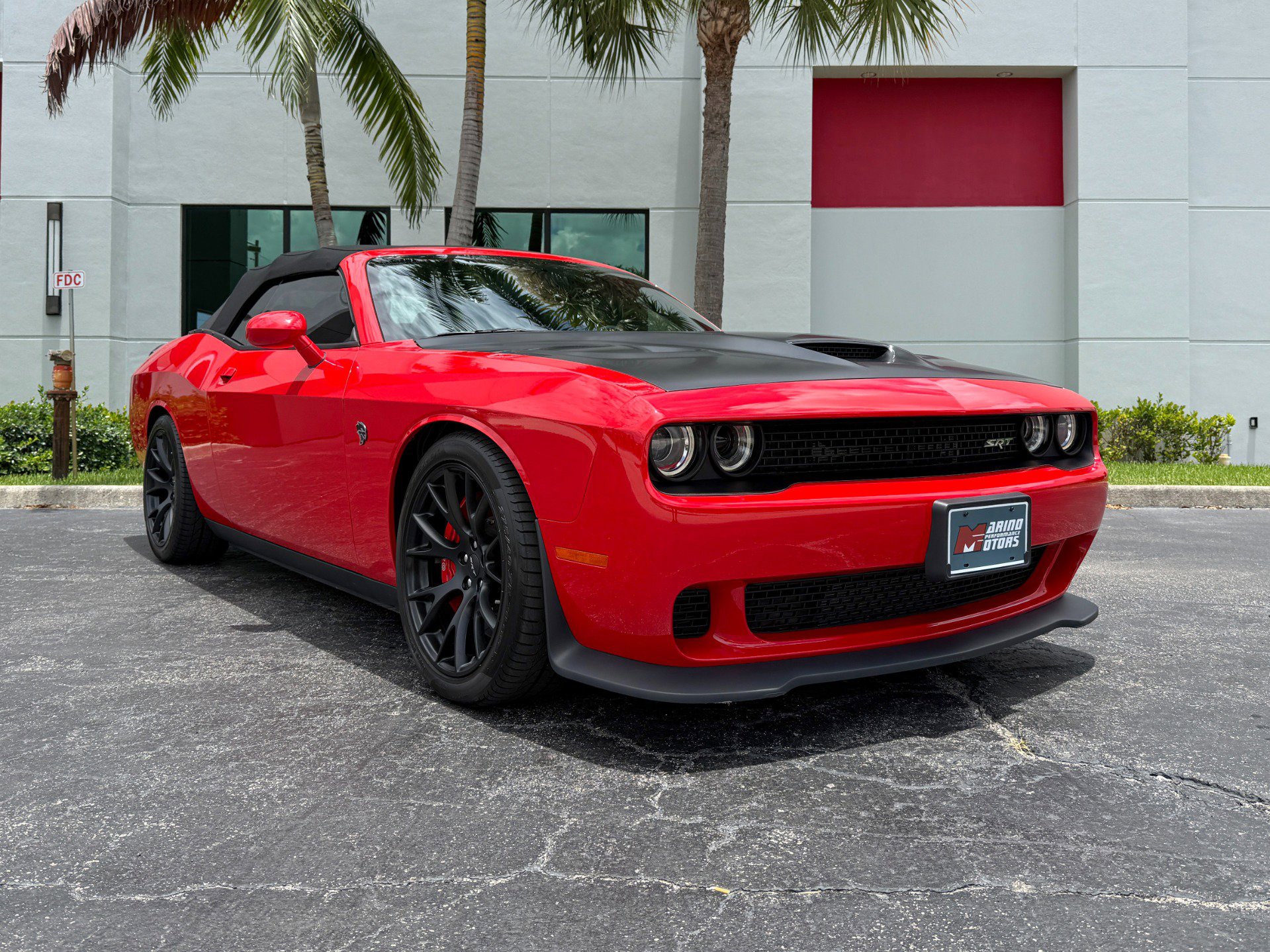 Used 2015 Dodge Challenger SRT Hellcat image 5