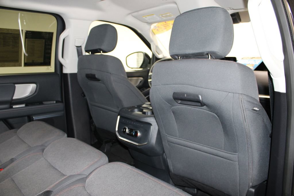 Used 2025 Ford Expedition Active image 33